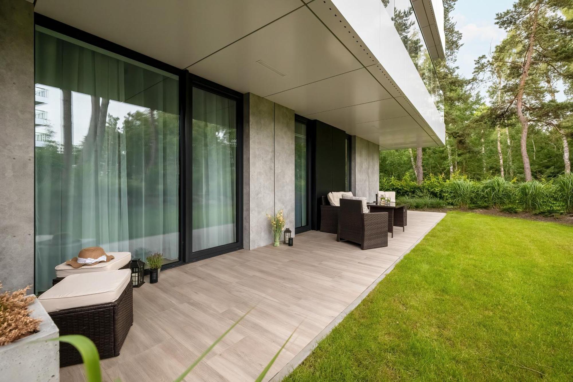 Relax With Parking Shellter Rogowo Renters Prestige Apartment