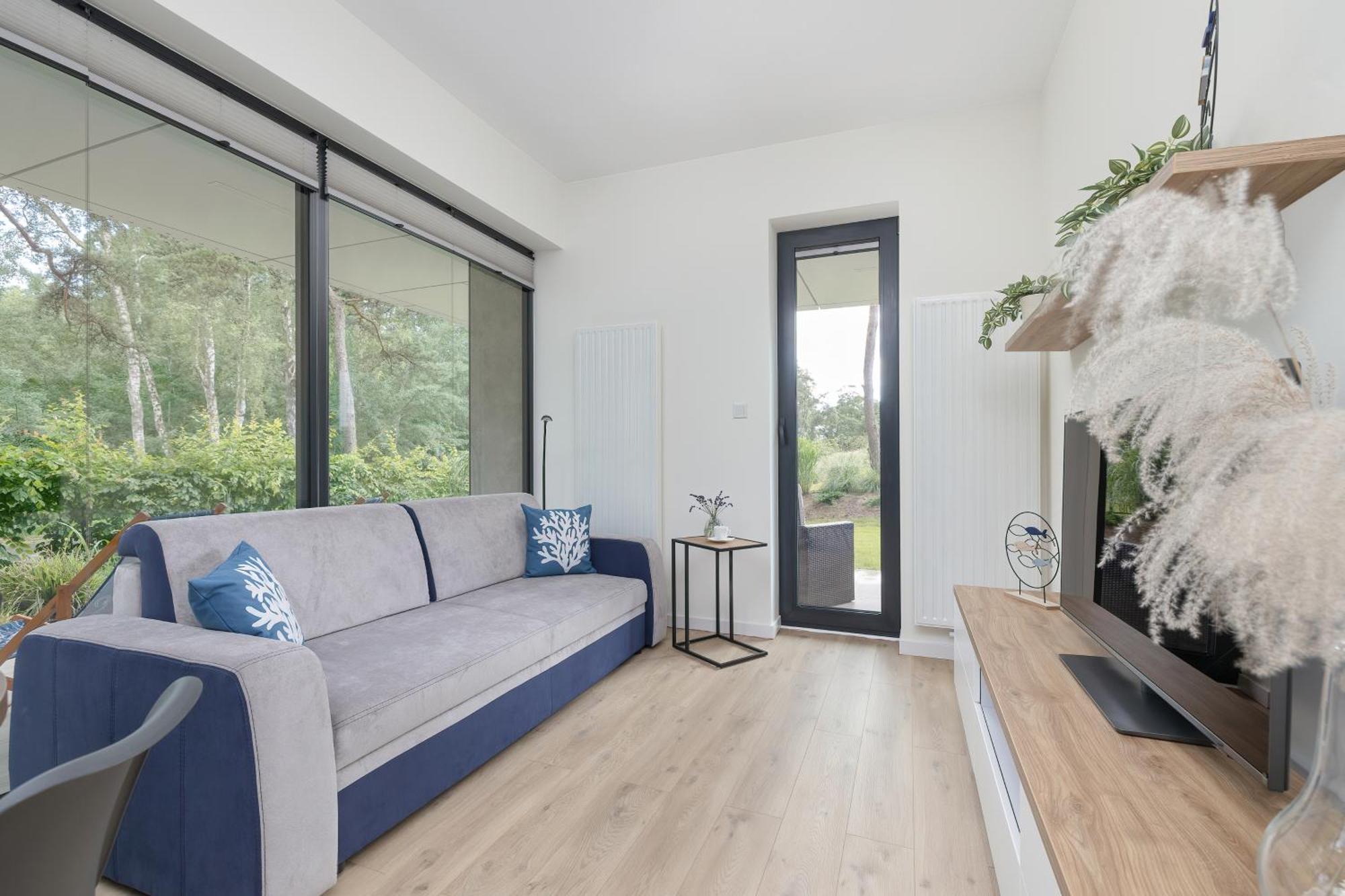 Relax With Parking Shellter Rogowo Renters Prestige Apartment